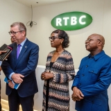 EXPORT MEDDBC VISITE DE LA RTBC PAR L'AMBASSADEUR DES USA-39